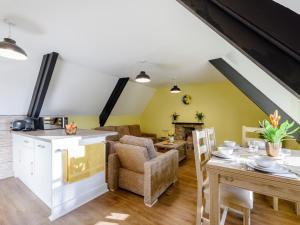 Χώρος καθιστικού στο 2 Bed in Westward Ho 80350 +8 φωτογραφίες