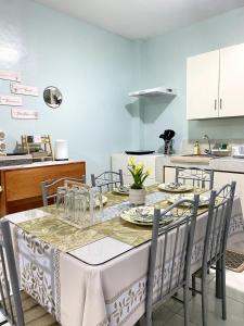 Kuchyň nebo kuchyňský kout v ubytování Stay n Sparkle