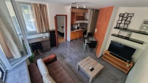 A kitchen or kitchenette at Darling Apartman