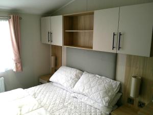 Φωτογραφία από το άλμπουμ του Kings Ashington 6 Berth Central Heated Enclosed Veranda σε Chapel Saint Leonards