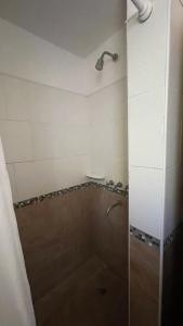 Ένα μπάνιο στο Cabañas Tierrabuena La Emilia +6 φωτογραφίες