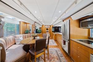 TV/trung tâm giải trí tại The Heat 7744 Ranch Resort Austin Tx