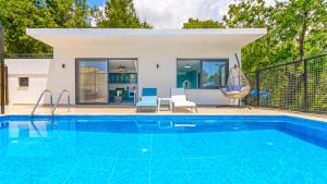 Bazén v ubytování Eco Villa Tamarra nebo v jeho okolí + 24 fotografií