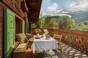 Ein allgemeiner Bergblick oder ein Berglick von des Chalets aus