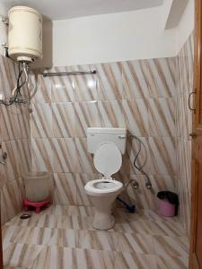 Koupelna v ubytování Joeys Hostel Manali
