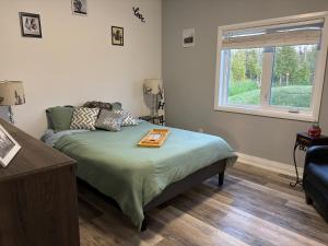 Fotografie z fotogalerie ubytování Simply Serenity - steps from Lake Huron v destinaci Miller Lake