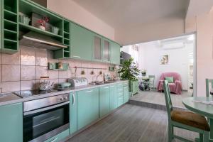 Dapur atau dapur kecil di Holiday Home Shabby