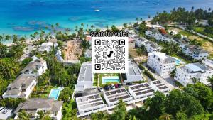 een luchtzicht op een resort voor de oceaan bij 3 Bedroom Beach Villa With Parking in Las Terrenas