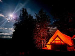 Příroda nedaleko luxury tent