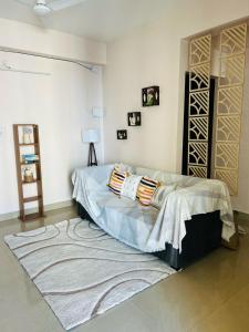 Gambar di galeri bagi Moonstone, Hideout di Guwahati