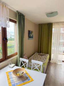 Postel nebo postele na pokoji v ubytování Апартамент Limoncini + 16 fotografií