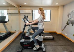 Fitness centrum a/nebo fitness zařízení v ubytování Bloom Hotel Balewadi