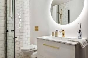 Et badeværelse på Central Apartment for 3 + 22 billeder