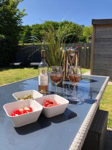 Nápoje v ubytování Comfortabel 6-persoons huisje nabij strand, bos, duinen en stad