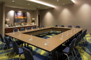 สิ่งอำนวยความสะดวกทางธุรกิจและ/หรือห้องประชุมที่ Opal Sands