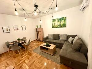 Posezení v ubytování MonteRelax Apartments Becici