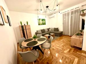 Posezení v ubytování MonteRelax Apartments Becici
