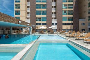 A piscina localizada em diRoma Piazza direto com o Grupo diRoma com acesso ao Acqua Park e Café da manhã ou nos arredores