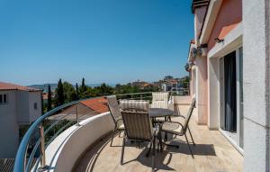 Balkón alebo terasa v ubytovaní 3 Bedroom Beautiful Apartment In Solin