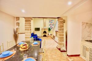 Χώρος καθιστικού στο full home pool terrasse résidence alqaria assiyahiya