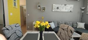 Apartment Verdi Split with free private parking space的休息区