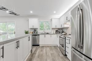 Η κουζίνα ή μικρή κουζίνα στο Innisfil retreat