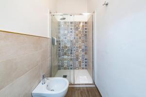 A bathroom at NG Guest House l'Acquedotto