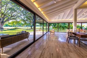 Κήπος έξω από το Golf Villa IX