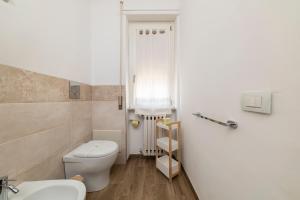 A bathroom at NG Guest House l'Acquedotto