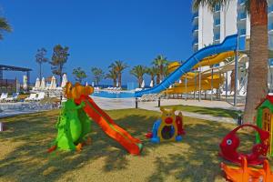 Herní místnost nebo prostor pro děti v ubytování Le Bleu Hotel & Resort Kusadasi