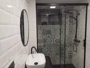 Kúpeľňa v ubytovaní Centro Plaza Torremolinos Piscina Wi-Fi Terraza