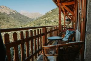 Nespecifikovaný výhled na hory nebo výhled na hory při pohledu z bed and breakfast + 14 fotografií