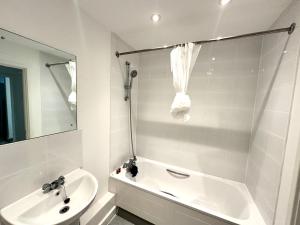 Gallery image of Beautiful Spacious Kingsize Room Near Oval Station in London