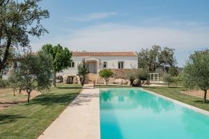 Bazén v ubytování Villa Super Lusso e Design con Piscina nebo v jeho okolí