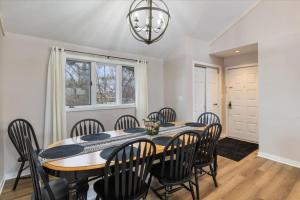 Fotografie z fotogalerie ubytování Lakeview Penthouse Condo in Osage Beach Escape v destinaci Osage Beach + 5 fotografií