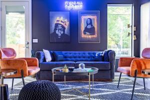 Un lugar para sentarse en Electric Disco Den - 6 Min Walk to Rainey St 21 fotos más