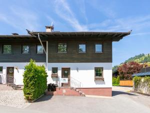 The building in which the holiday home is located
