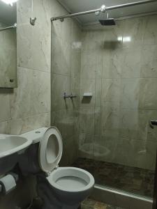 Salle de bains dans l'établissement Hotel maripipark