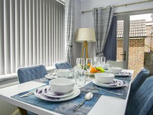 Gallery image of Cozy Riverside Retreat in Snodland in Snodland +20 photos