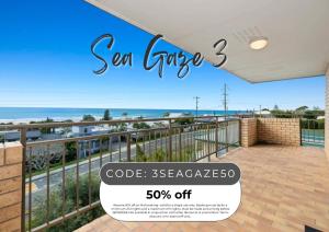 un balcone con vista sull'oceano di Sea Gaze 3 - With Remarkable Ocean Views a Kingscliff