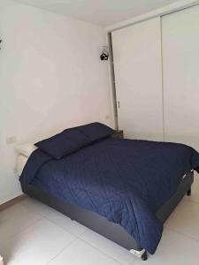 Katil atau katil-katil dalam bilik di Beautiful house downtown +7 gambar