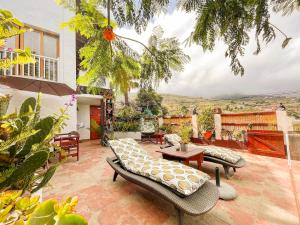 En generel udsigt til bjerge eller udsigt til bjerge taget fra lejligheden