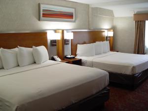 贝克斯菲尔德Hiltop Hotel的相册照片