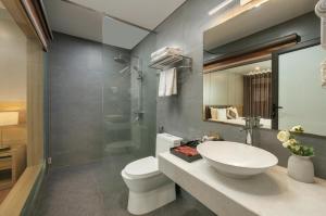Koupelna v ubytování Lam Anh Hotel 3 Ngoại Giao Đoàn BT5-16