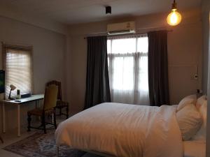 Postel nebo postele na pokoji v ubytování Dramatic Exit Bangkok - Cozy loft style near Suvarnabhumi Airport