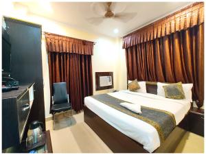 Imagen de la galería de "VARANASI Hotel Ashoka Grand Near Railway Station & Baba Vishwanath Temple - Provided Hygiene & Spacious Rooms - #Restaurant # Wi-Fi #Parking & Excellent Customer Service - A Premium Hotel In VARANASI", en Varanasi