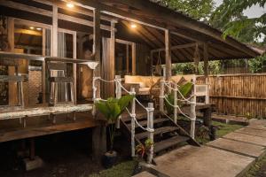 Rõdu või terrass majutusasutuses Lost Paradise Gili