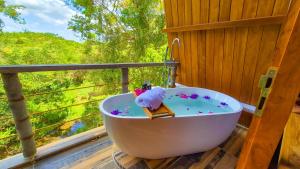 Balkón nebo terasa v ubytování Wilpattu Safari Resort
