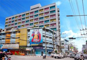 Tòa nhà nơi khách sạn tọa lạc