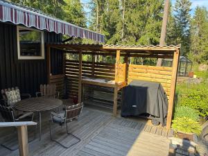 Ảnh trong thư viện ảnh của Stuga med sjöutsikt och egen brygga! 